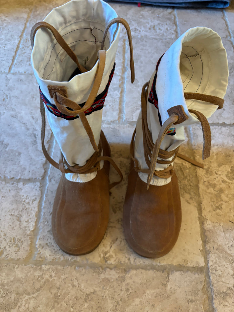 Steger Mukluks Boots Large White and Light Brown
